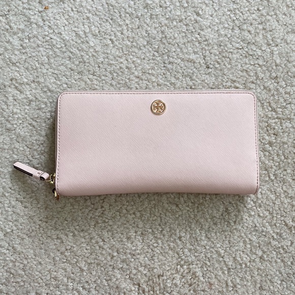 Tory Burch Accessories - Tory Burch wristlet wallet